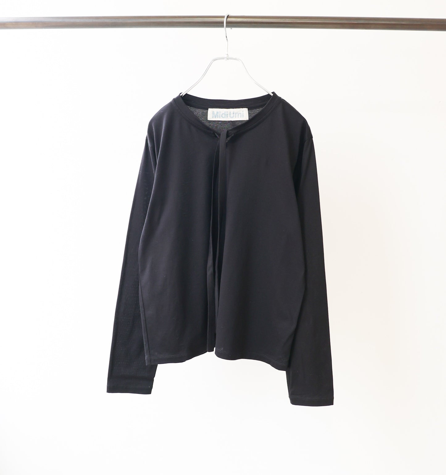 bow-tie pullover