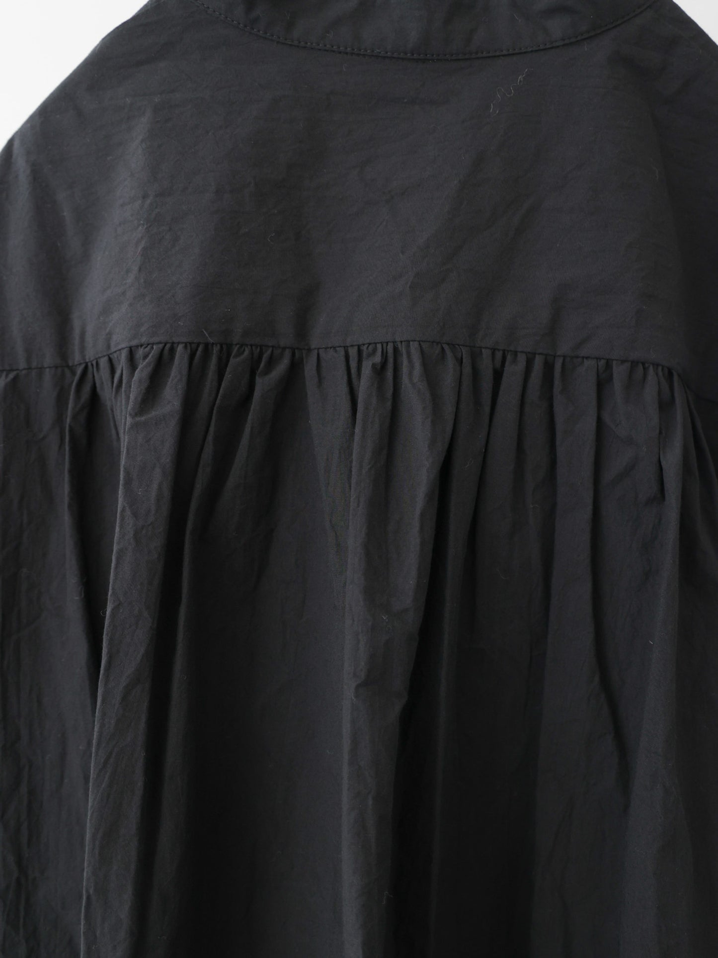 wide back gather shirt