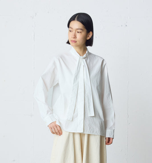 tie-neck shirt
