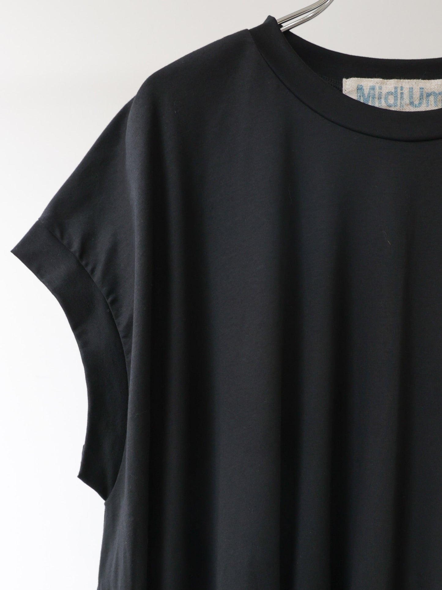hem gather nosleeve