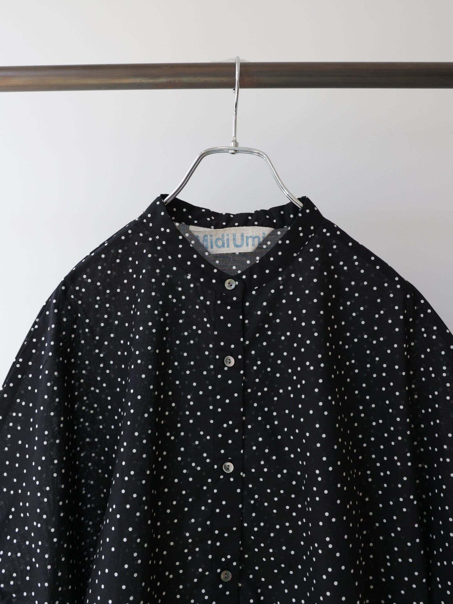 wide balloon shirt