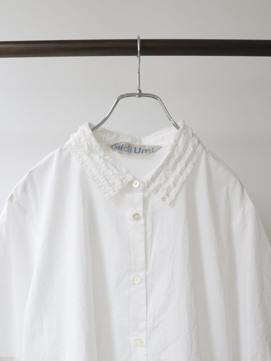 frill collar shirt