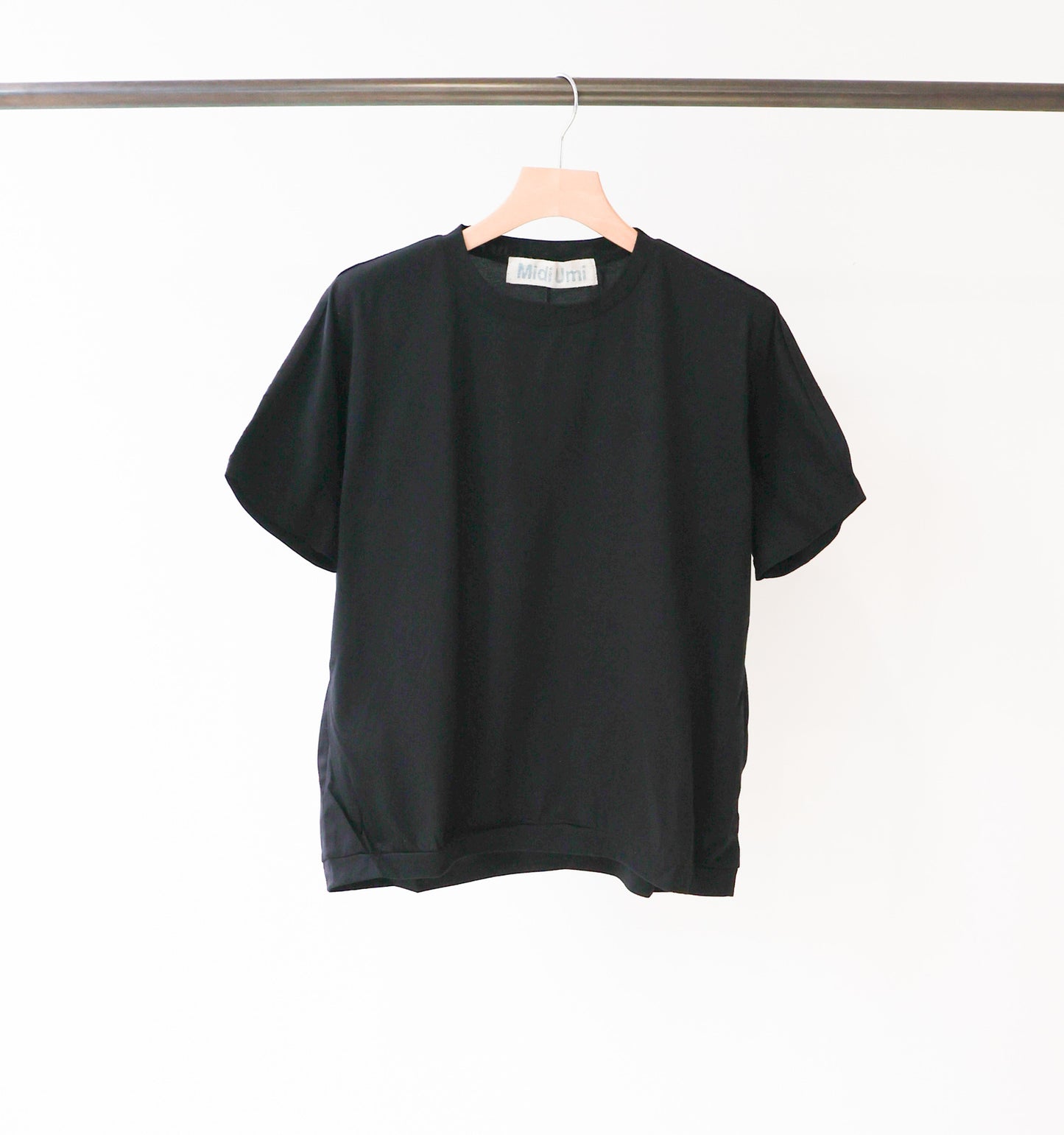 【A】gathered dolman sleeve pullover