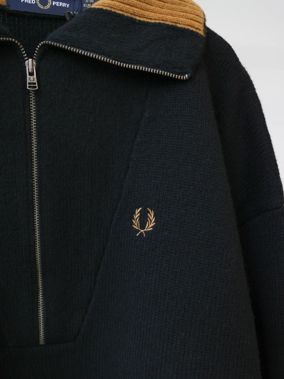 63F0138104 K3142 HALF ZIP JUMPER/FRED PERRY