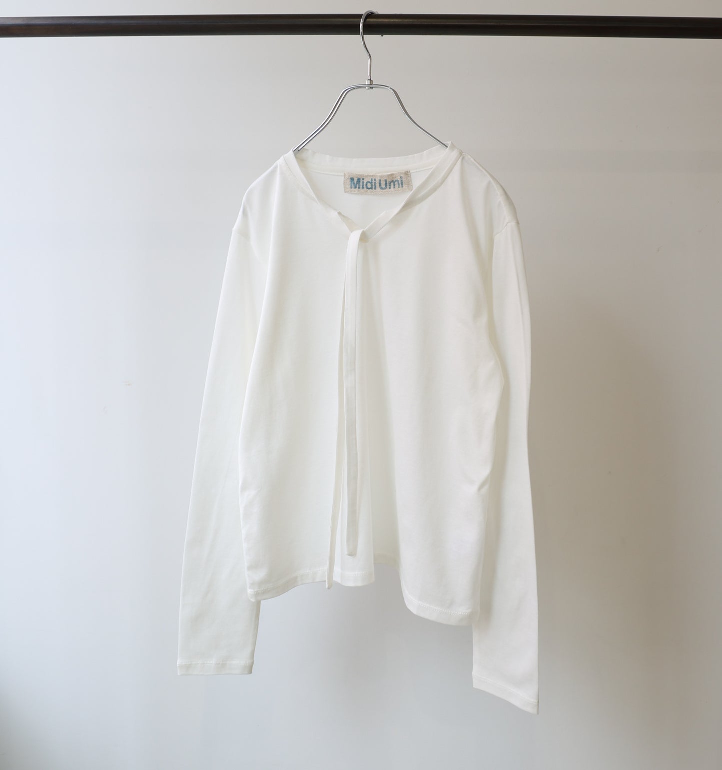 bow-tie pullover