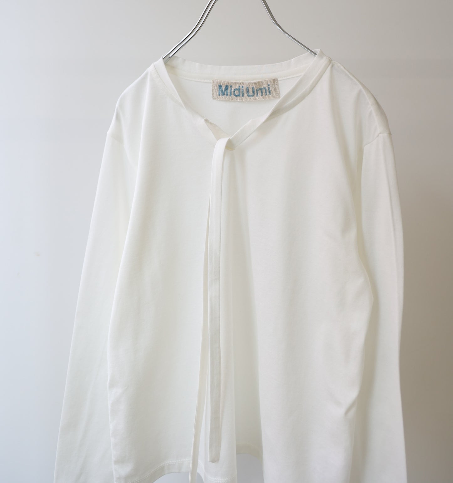 bow-tie pullover