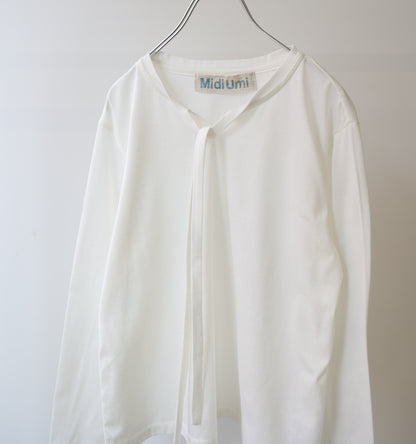 bow-tie pullover
