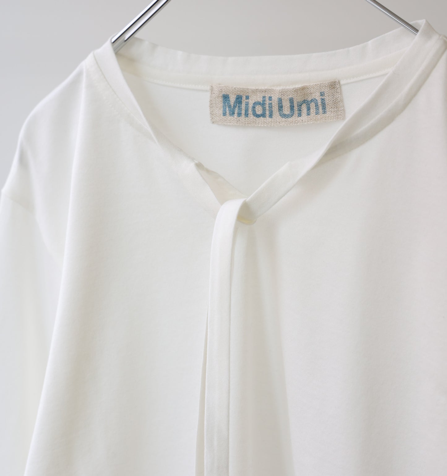 bow-tie pullover