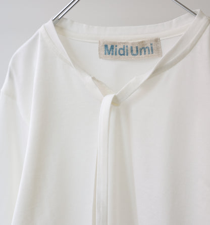 bow-tie pullover