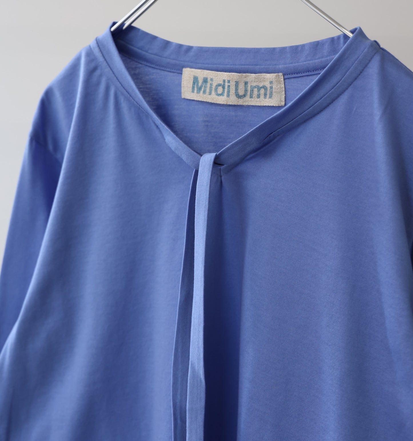 bow-tie pullover