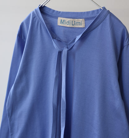 bow-tie pullover