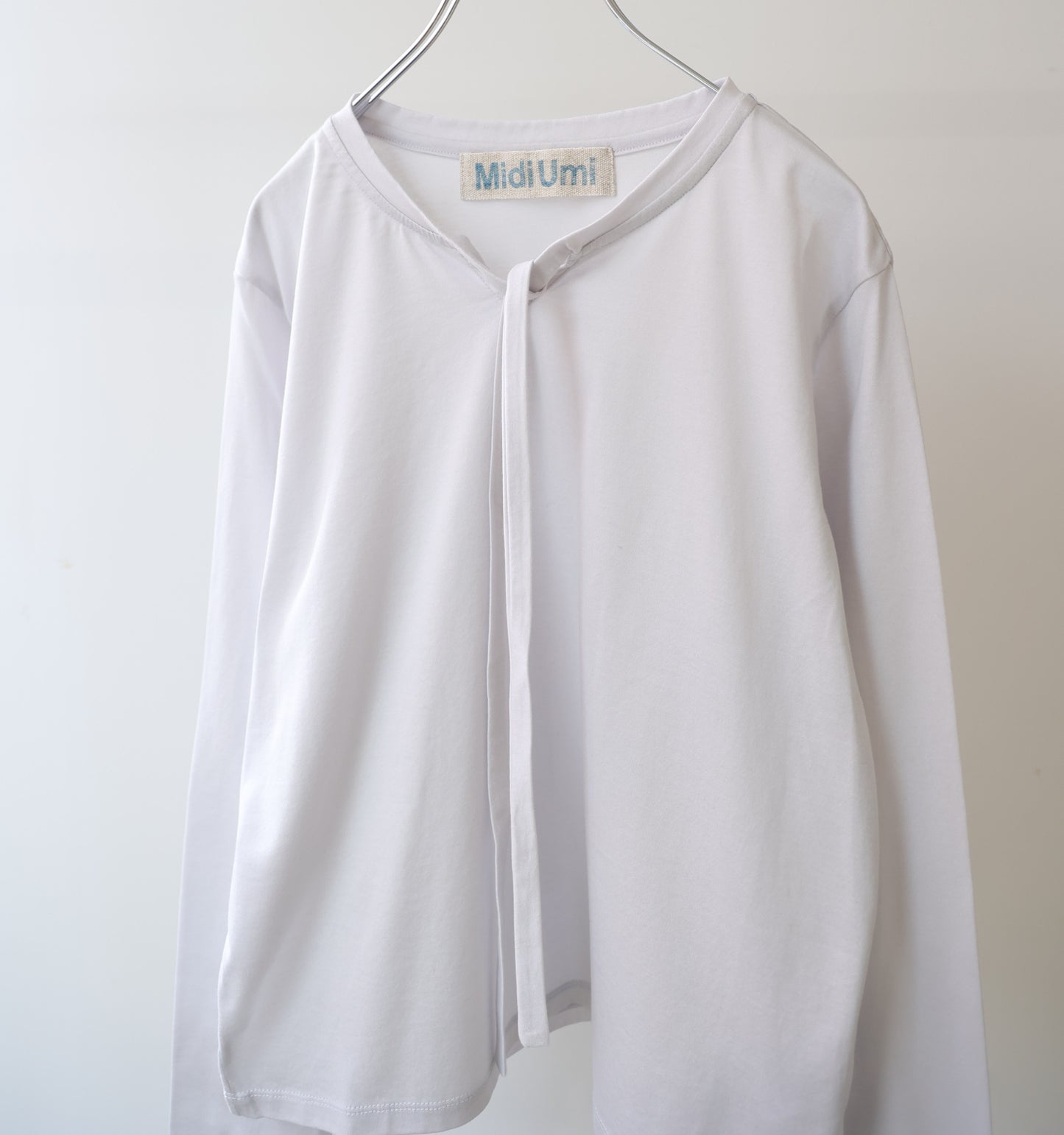 bow-tie pullover