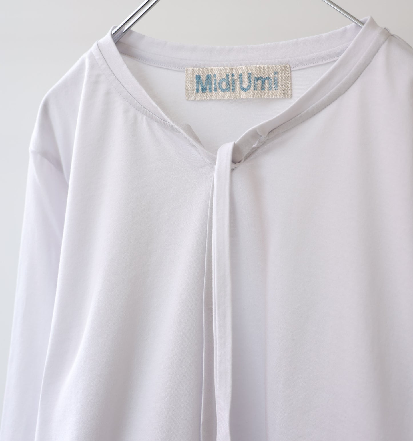 bow-tie pullover