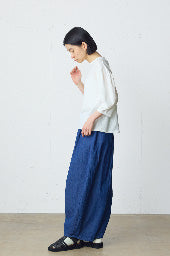 volume sleeve pullover