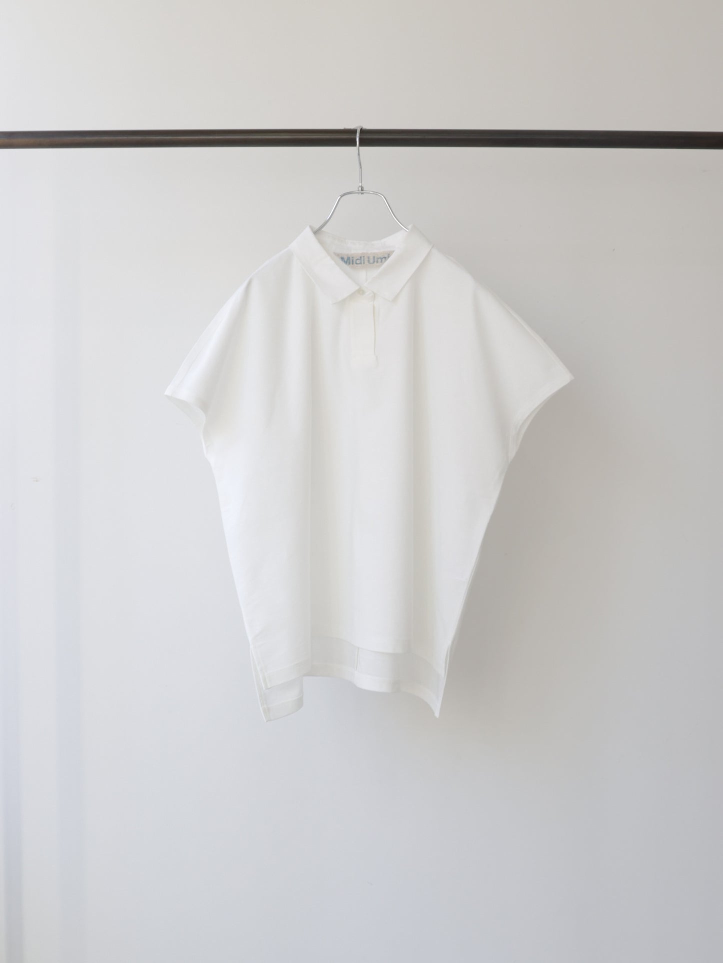 polo no sleeve pullover