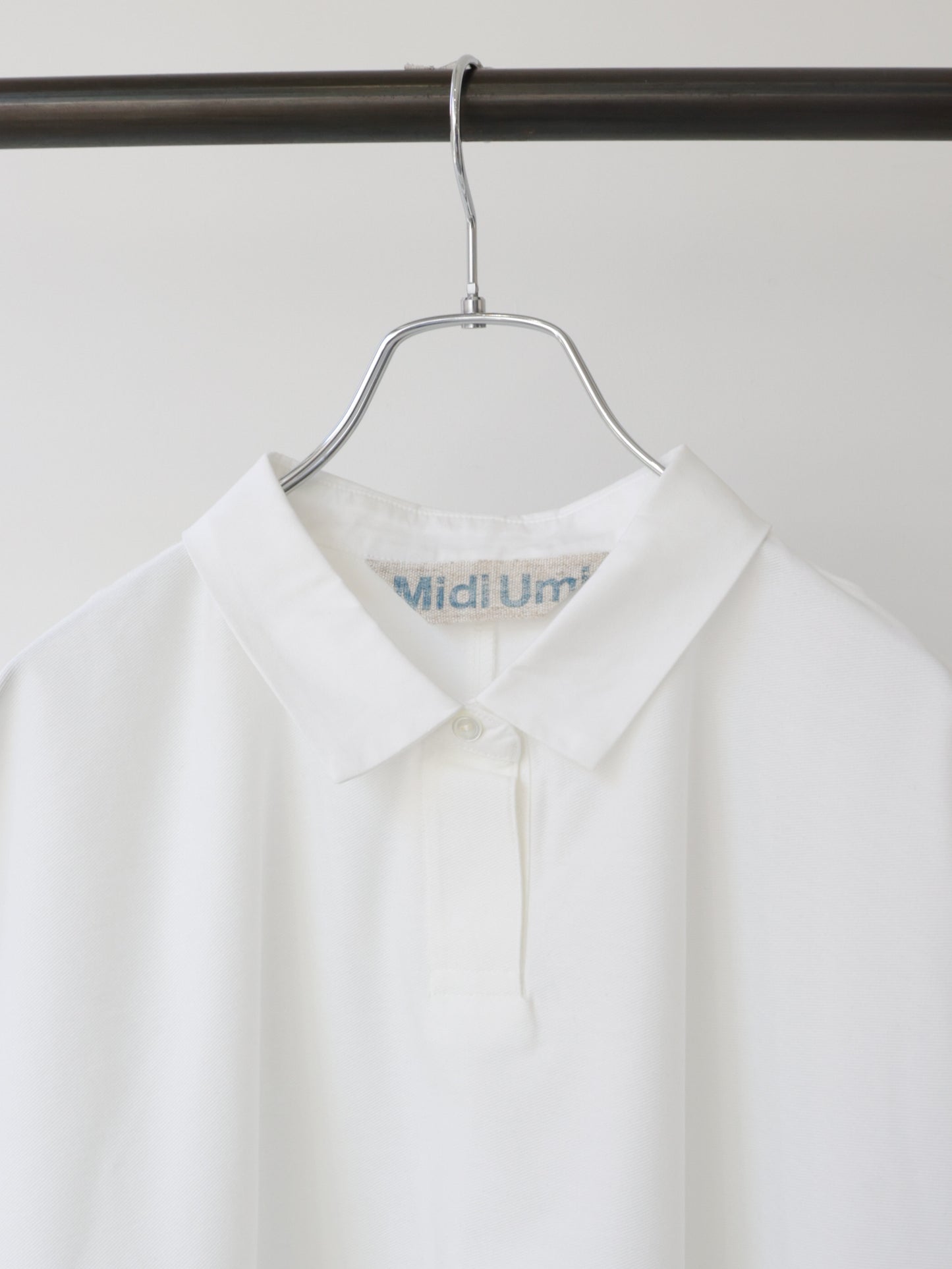 polo no sleeve pullover