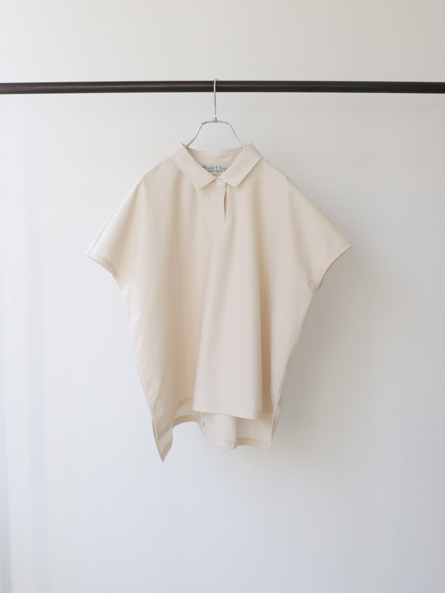 polo no sleeve pullover