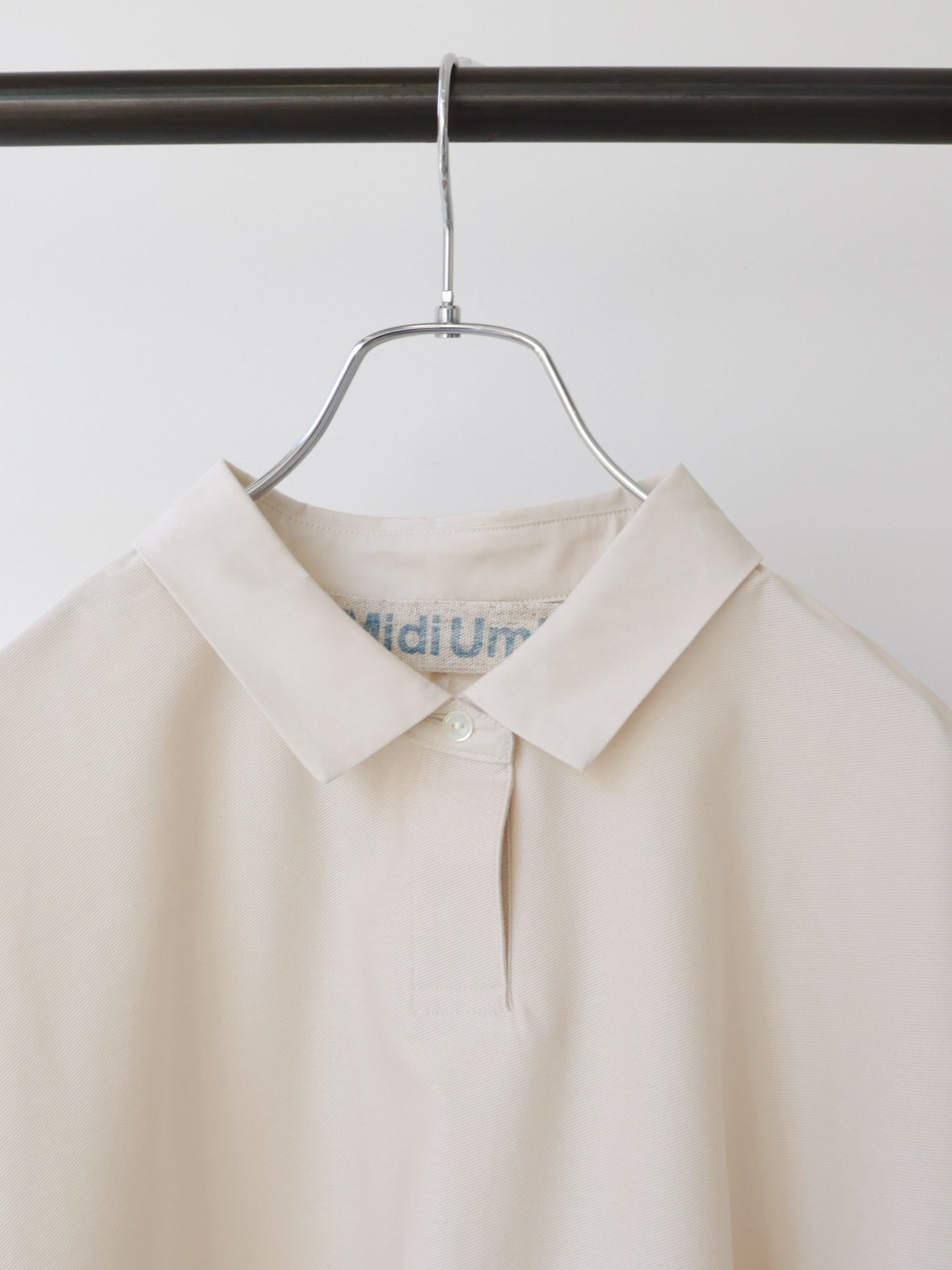 polo no sleeve pullover