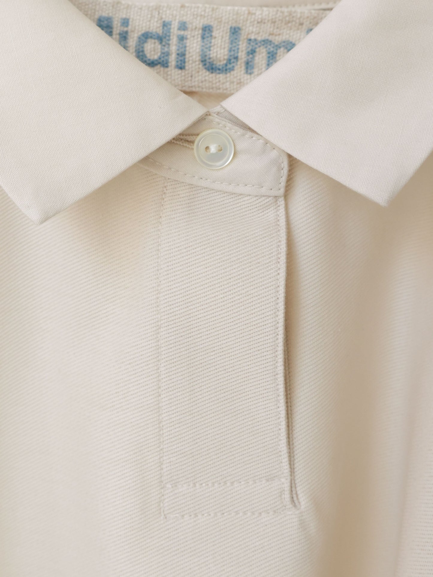 polo no sleeve pullover