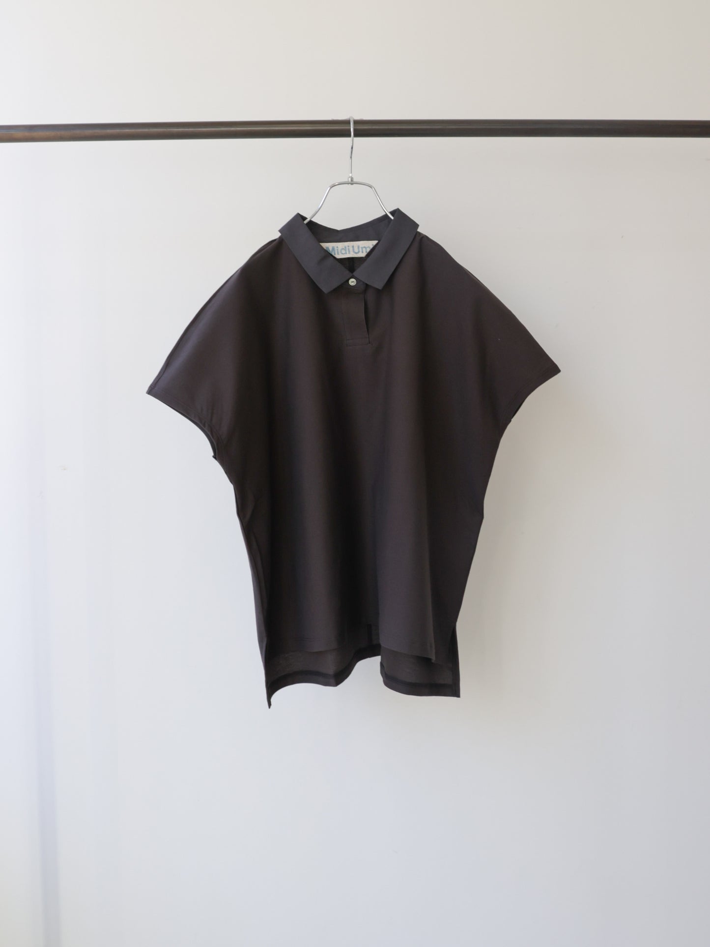polo no sleeve pullover