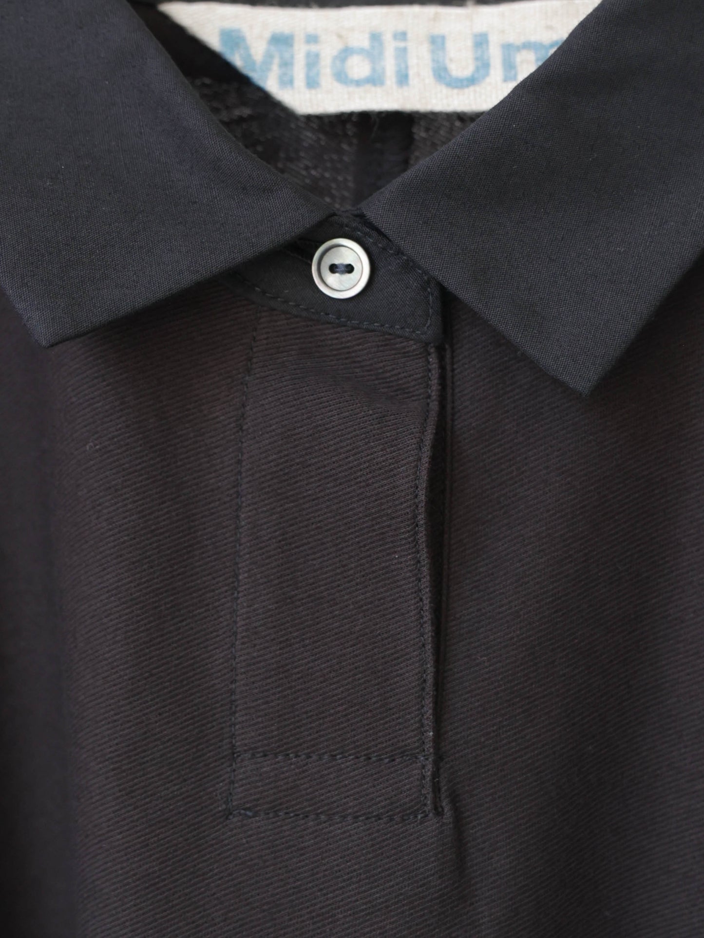 polo no sleeve pullover