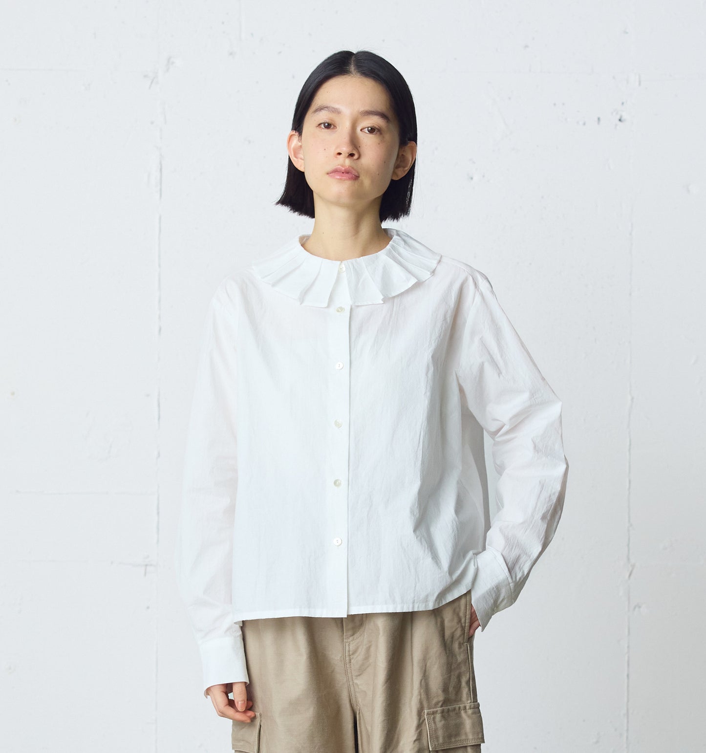 tuck collar shirt