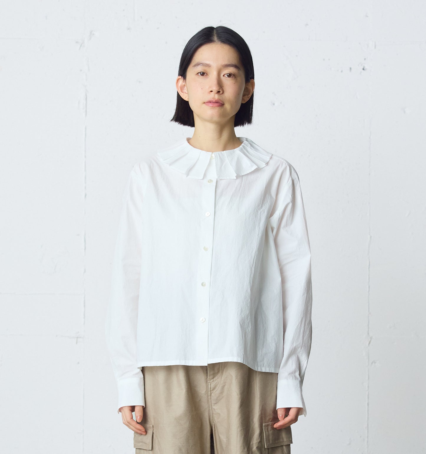 tuck collar shirt
