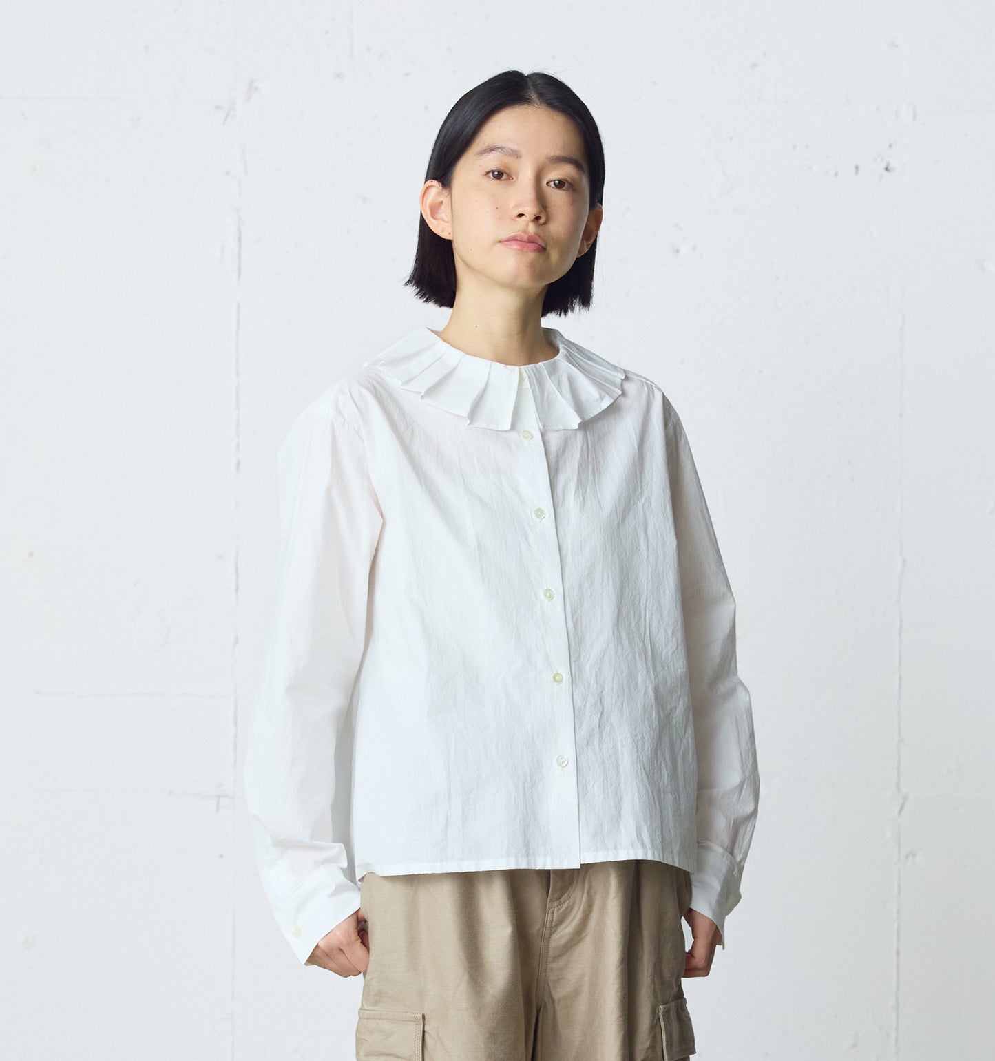 tuck collar shirt