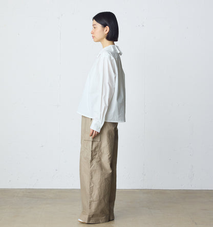 tuck collar shirt