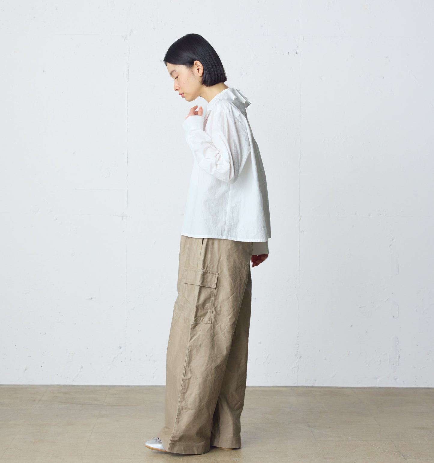 tuck collar shirt