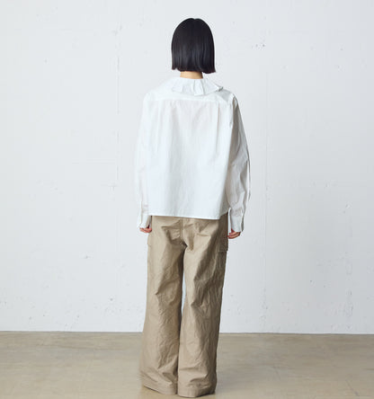 tuck collar shirt