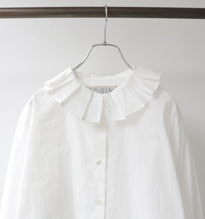 tuck collar shirt