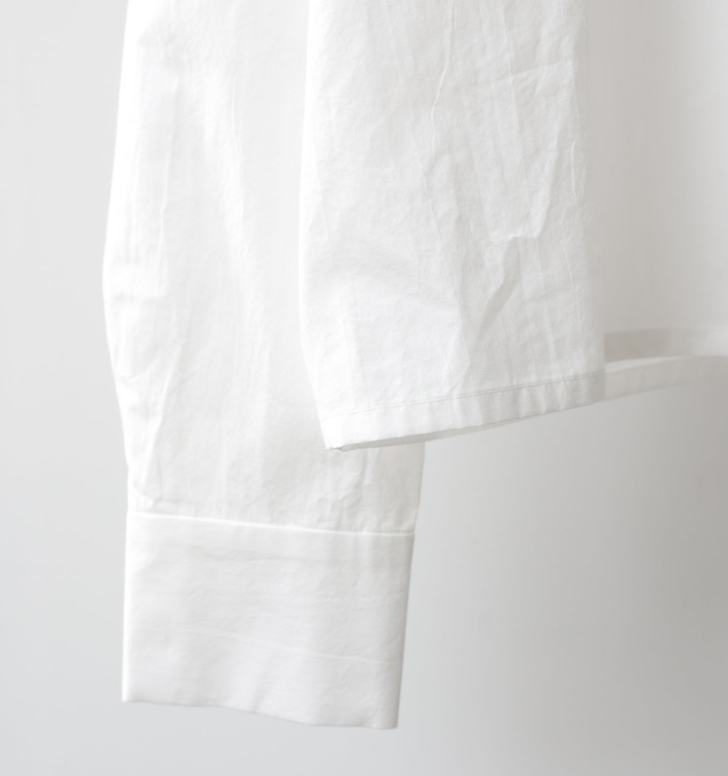 tuck collar shirt