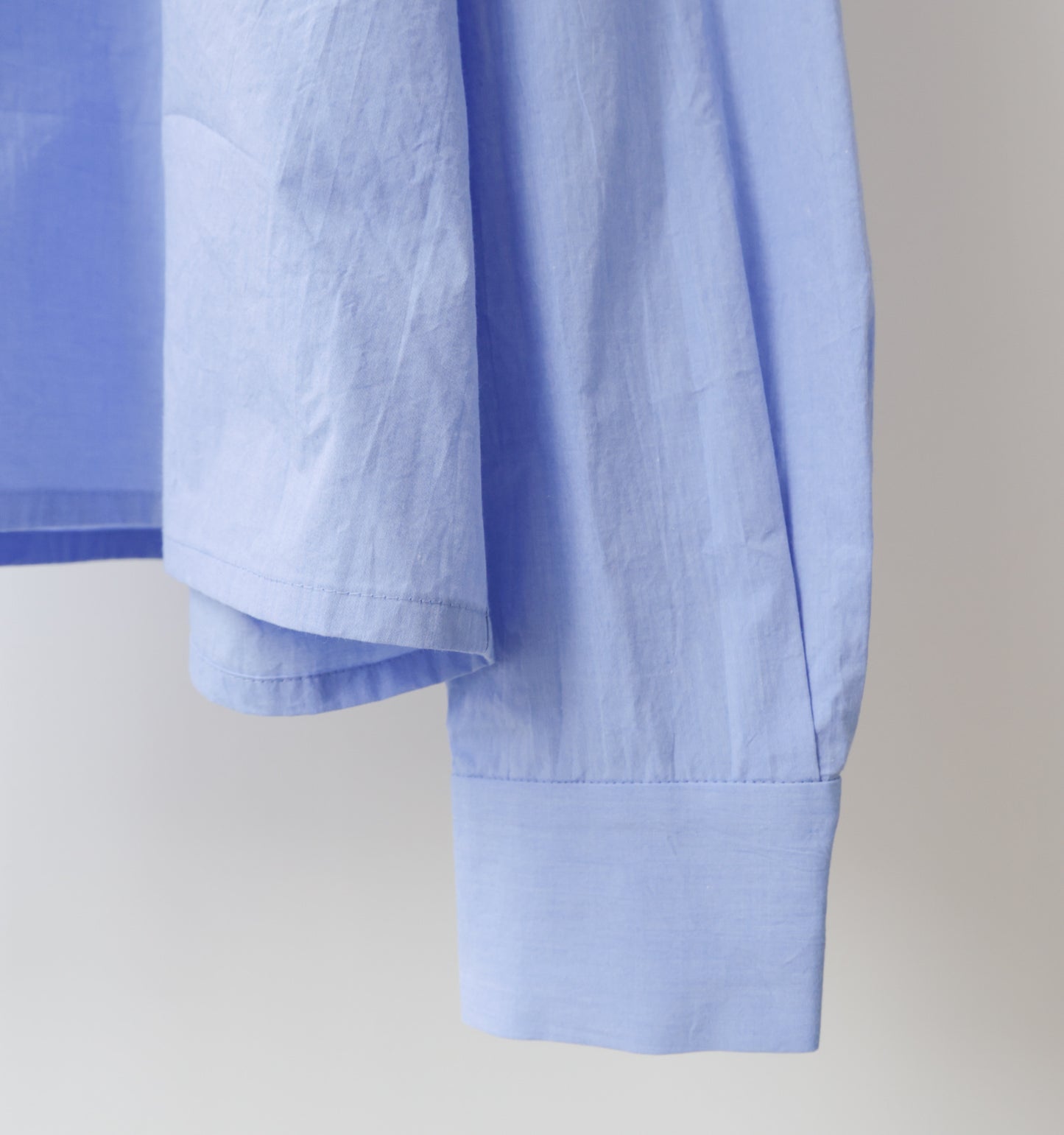 tuck collar shirt