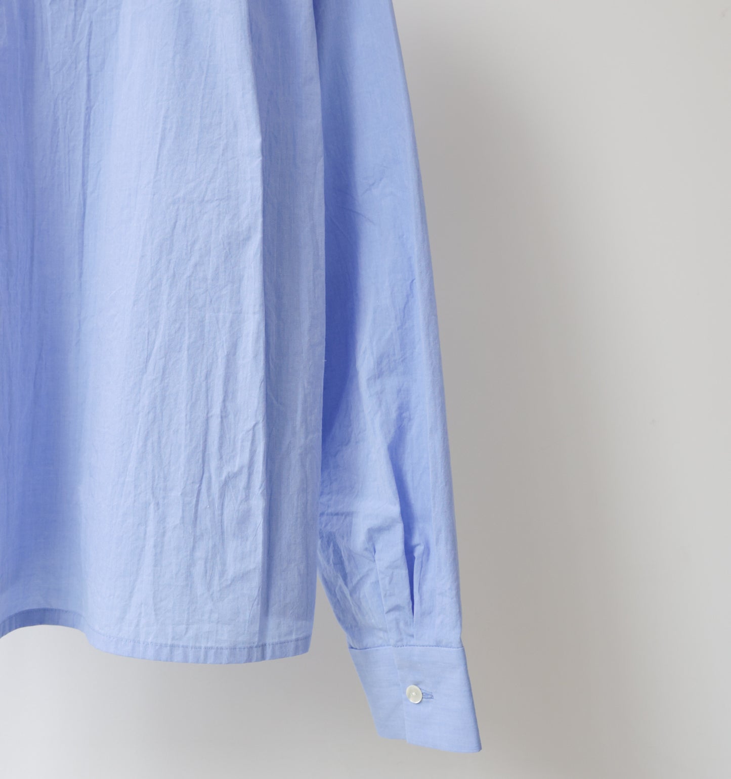 tuck collar shirt