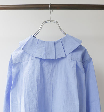 tuck collar shirt
