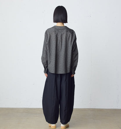 flat collar dots shirt