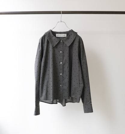 flat collar dots shirt