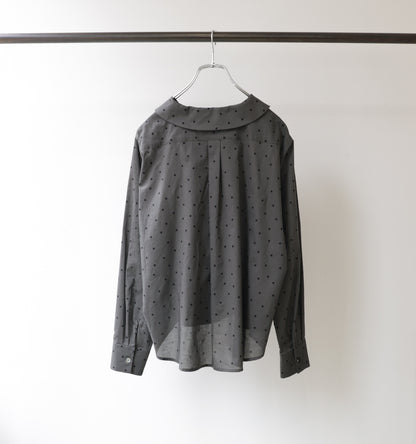 flat collar dots shirt