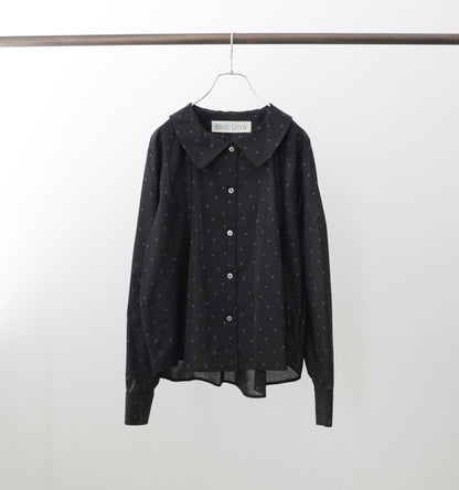 flat collar dots shirt