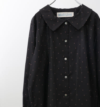flat collar dots shirt