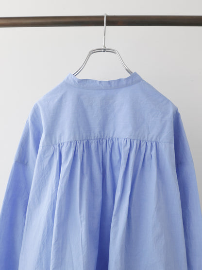 wide back gather shirt