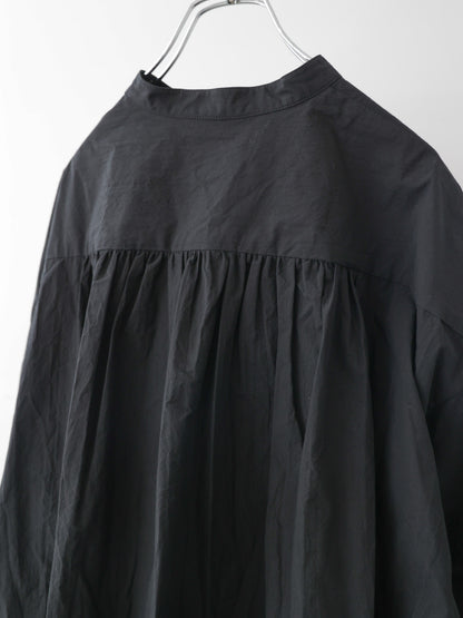 wide back gather shirt