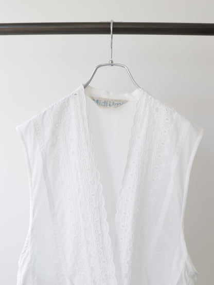 lace side tuck vest