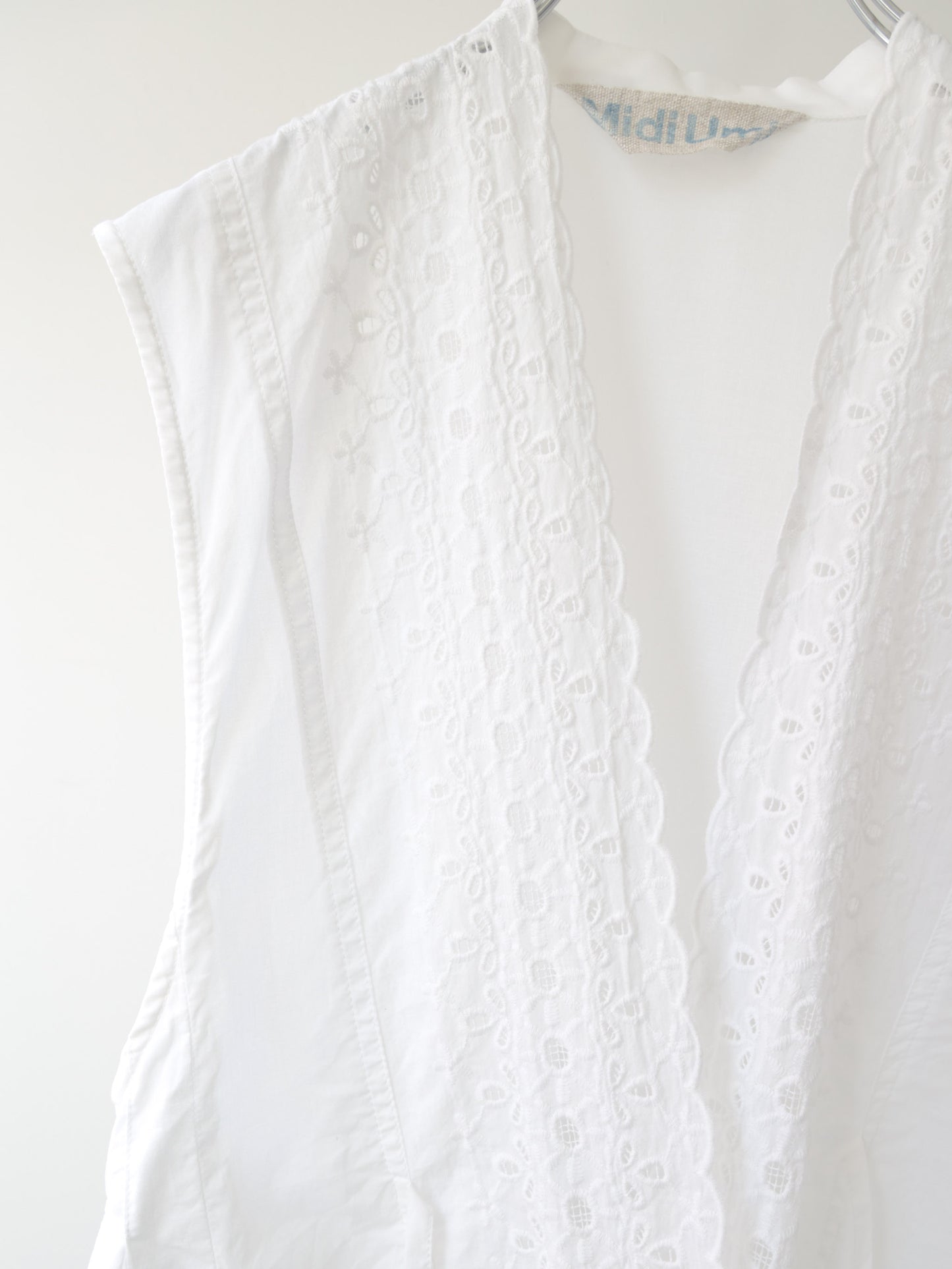lace side tuck vest
