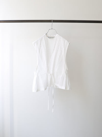 lace side tuck vest