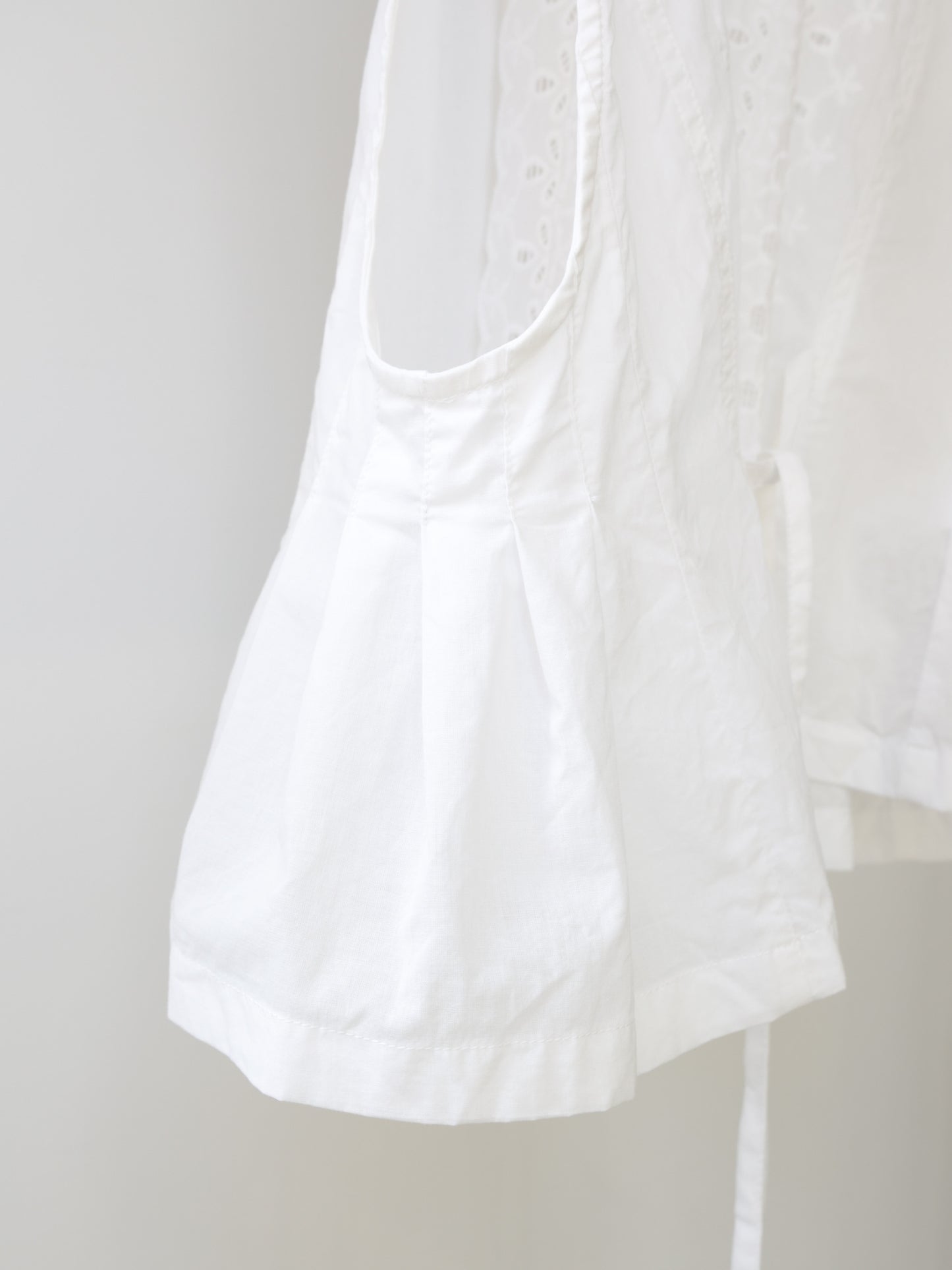 lace side tuck vest