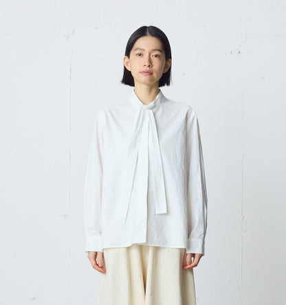 tie-neck shirt