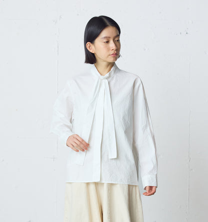 tie-neck shirt