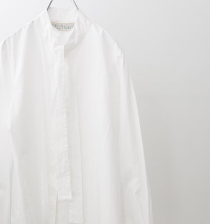 tie-neck shirt